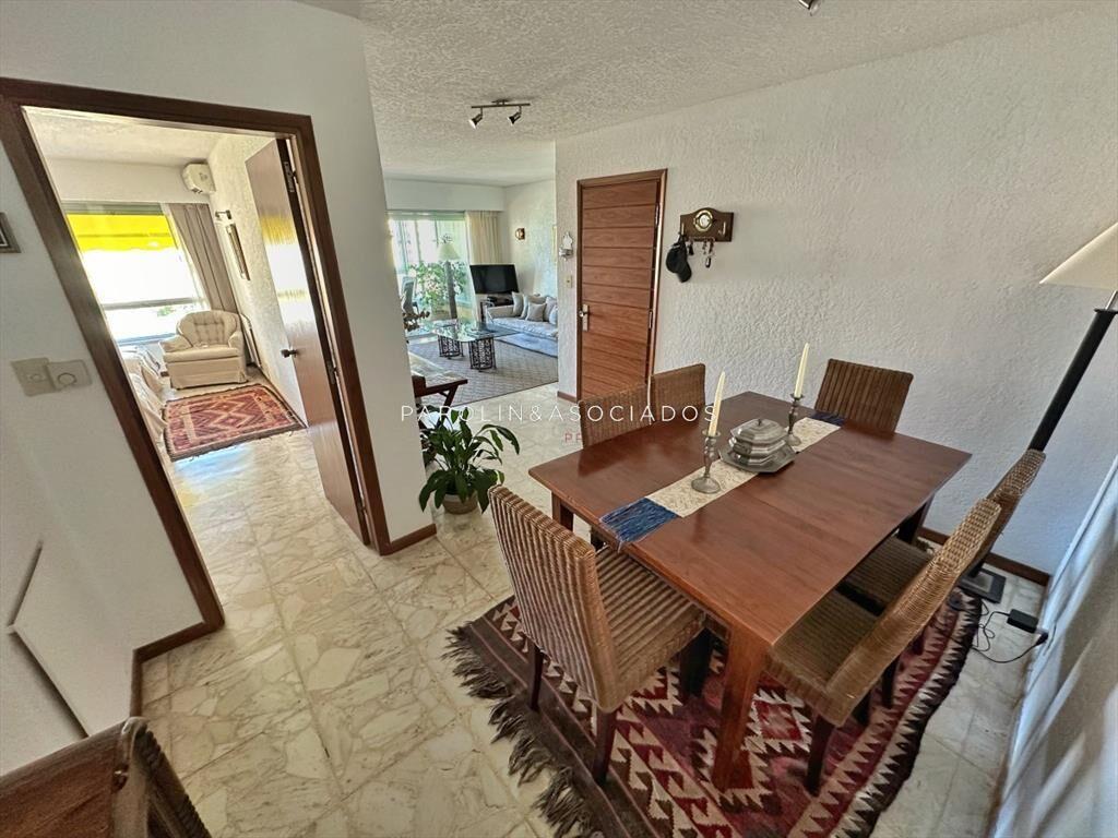 Hermoso apartamento en venta a pasos del mar
