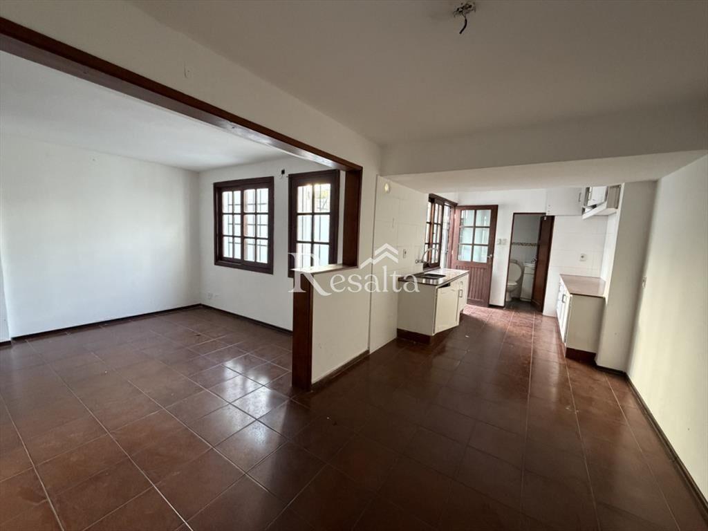 VENTA CASA POCITOS 4 DORMITORIOS Y COCHERA