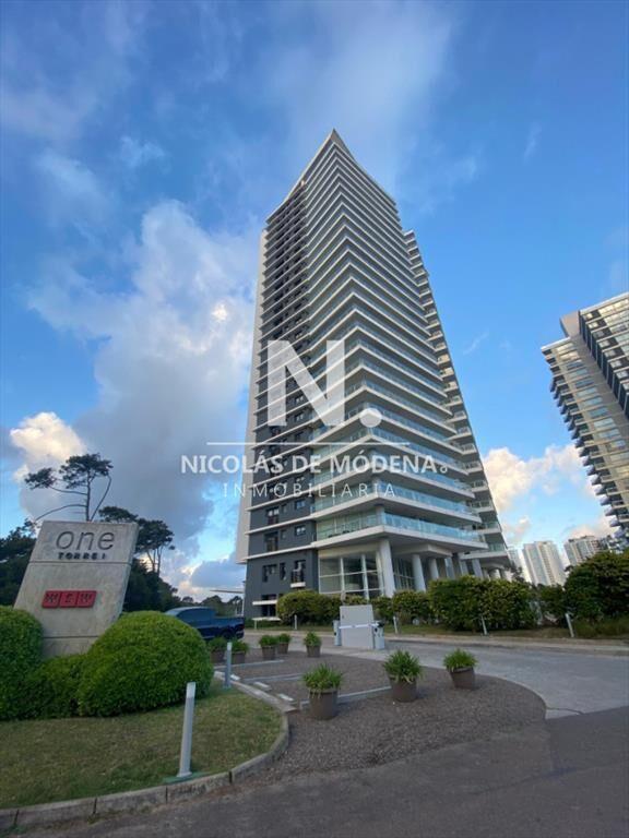 Apartamento en venta de 3 dormitorios y servicio,
