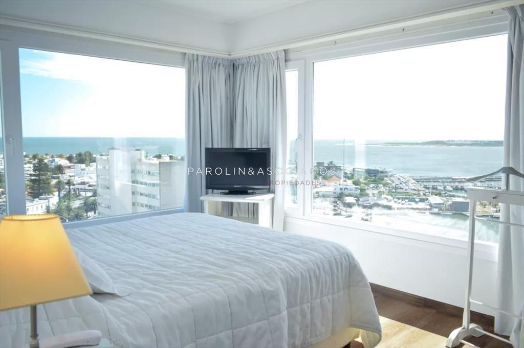 Departamento de 3 dormitorios + dep. en venta en