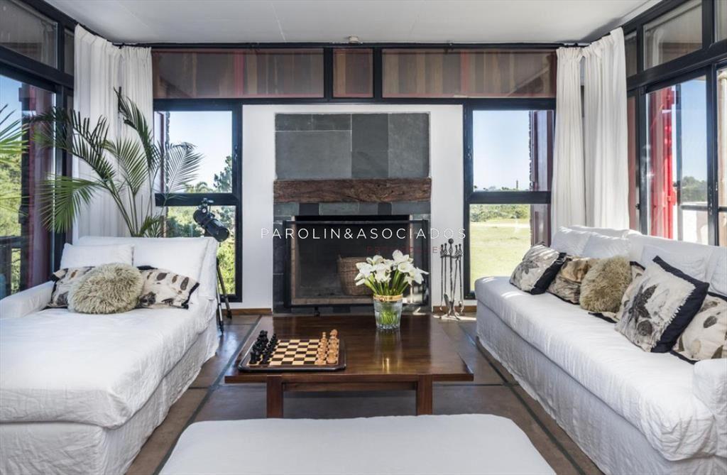 Casa en Venta de 4 Dormitorios en Village del