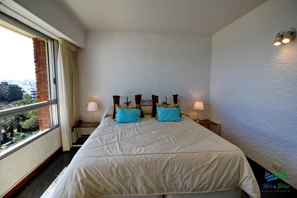 Apartamento amplio, luminoso con excelentes al ,