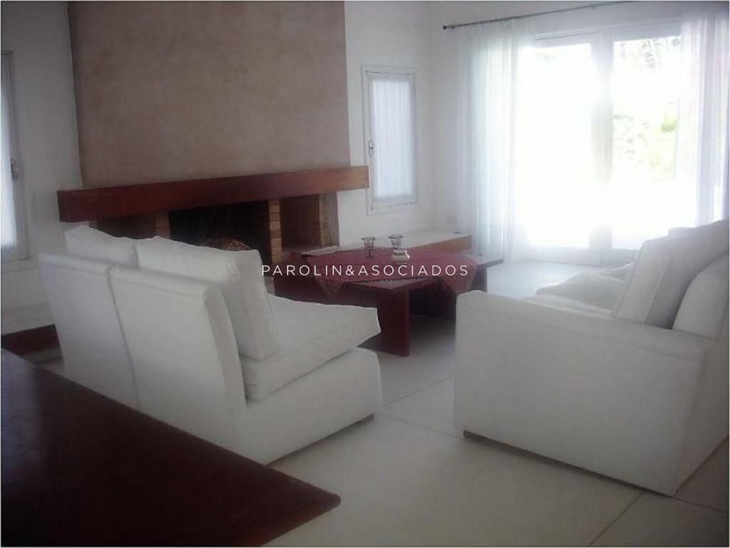 Casa en venta de 4 dormitorios en Lugano, Punta