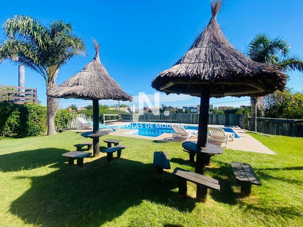 Casa en Alquiler a media cuadra de la playa