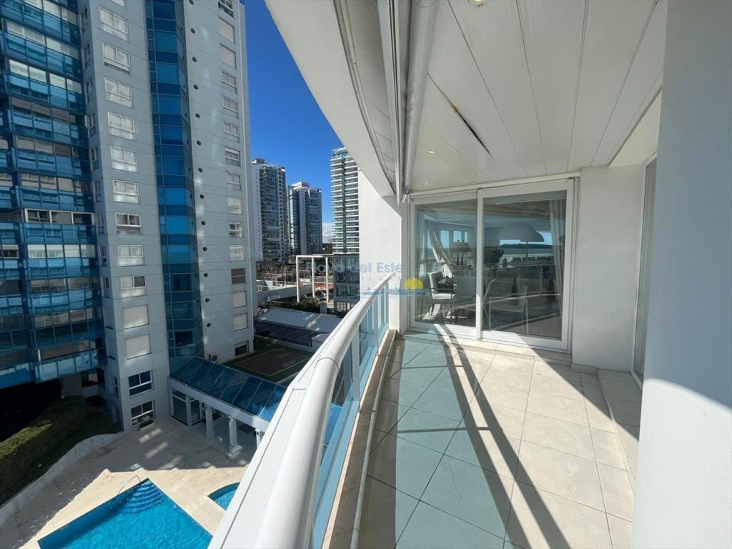 Apartamento en Venta en Torre Millenium , Punta ,