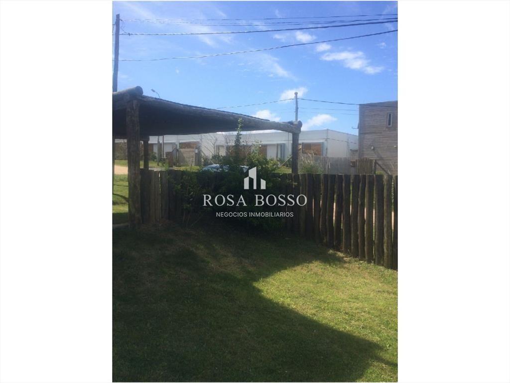 Casa Venta 3 dormitorios Altos de Punta Piedra con vista al