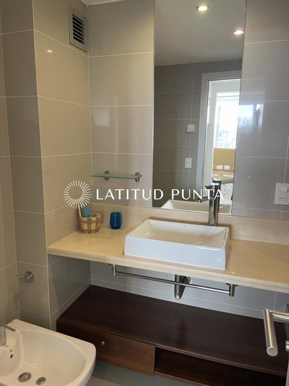 Apartamento en Roosevelt, 1 dormitorio y medio