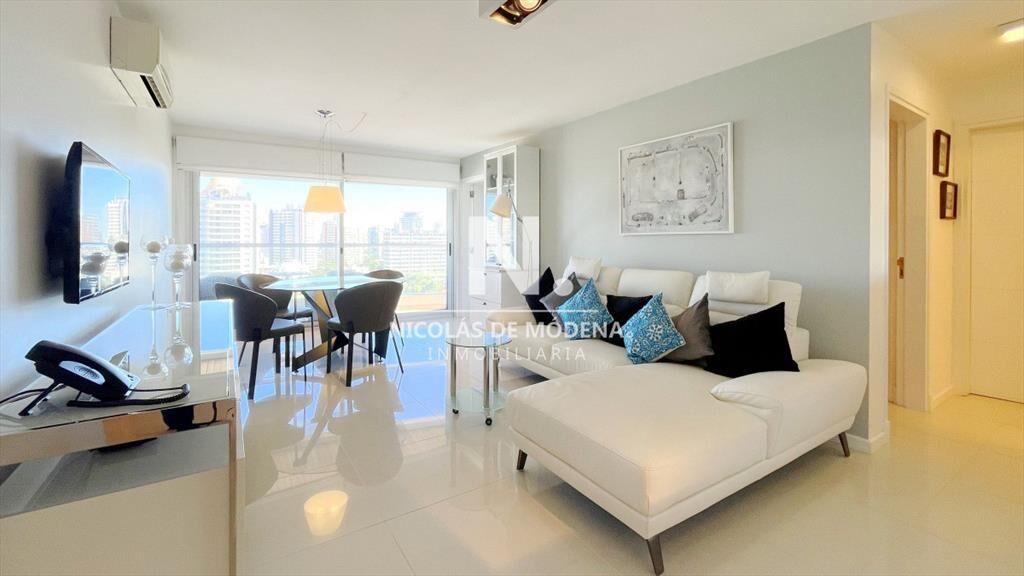 Vende apartamento de 2 dormitorios en Playa Punta