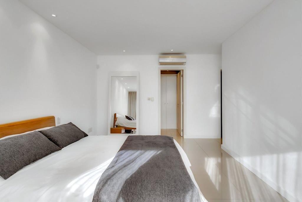 VENTA EN PUNTA BALLENA 3 DORMITORIOS CON PISCINA