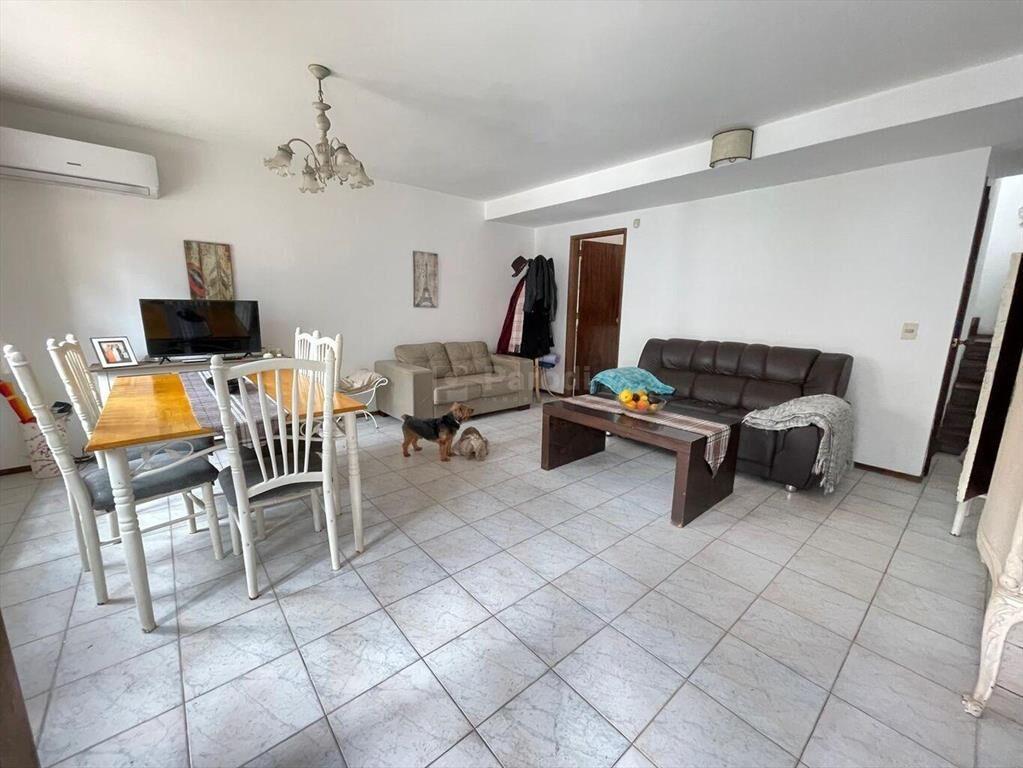 PARODI Casa en Pocitos zona tranquila 3 dormitorios patio c
