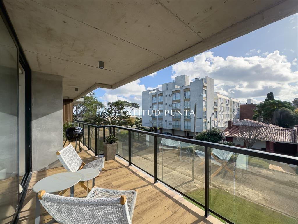 Playa Mansa, primera línea, apartamento de dos dormitorios