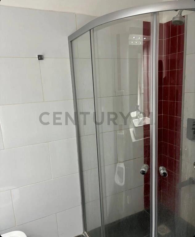 Con RENTA - 1 Dormitorio + vestidor al FRENTE- Acepta BA...