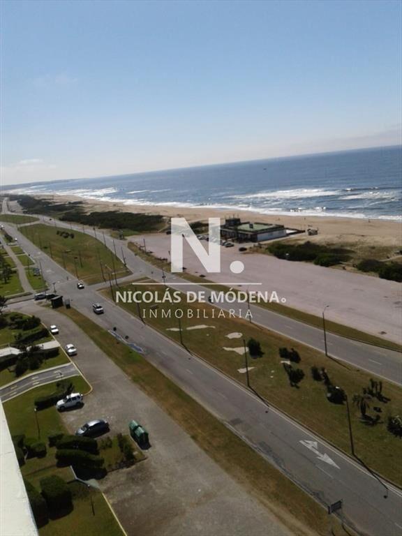 Departamento frente al mar de 3 dormitorios en