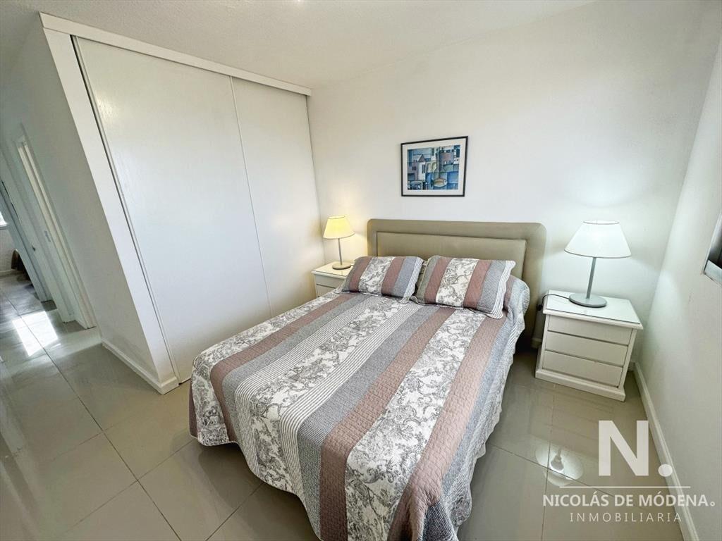 Apartamento con vista a Playa Brava y Playa Mansa, 2 dormit