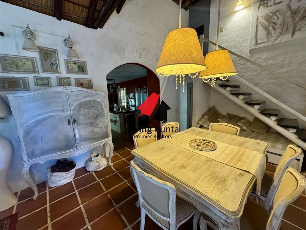 Hermosa casa con piscina en venta