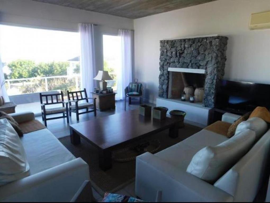 CASA EN VENTA DE 3 DORMITORIOS EN LA BARRA