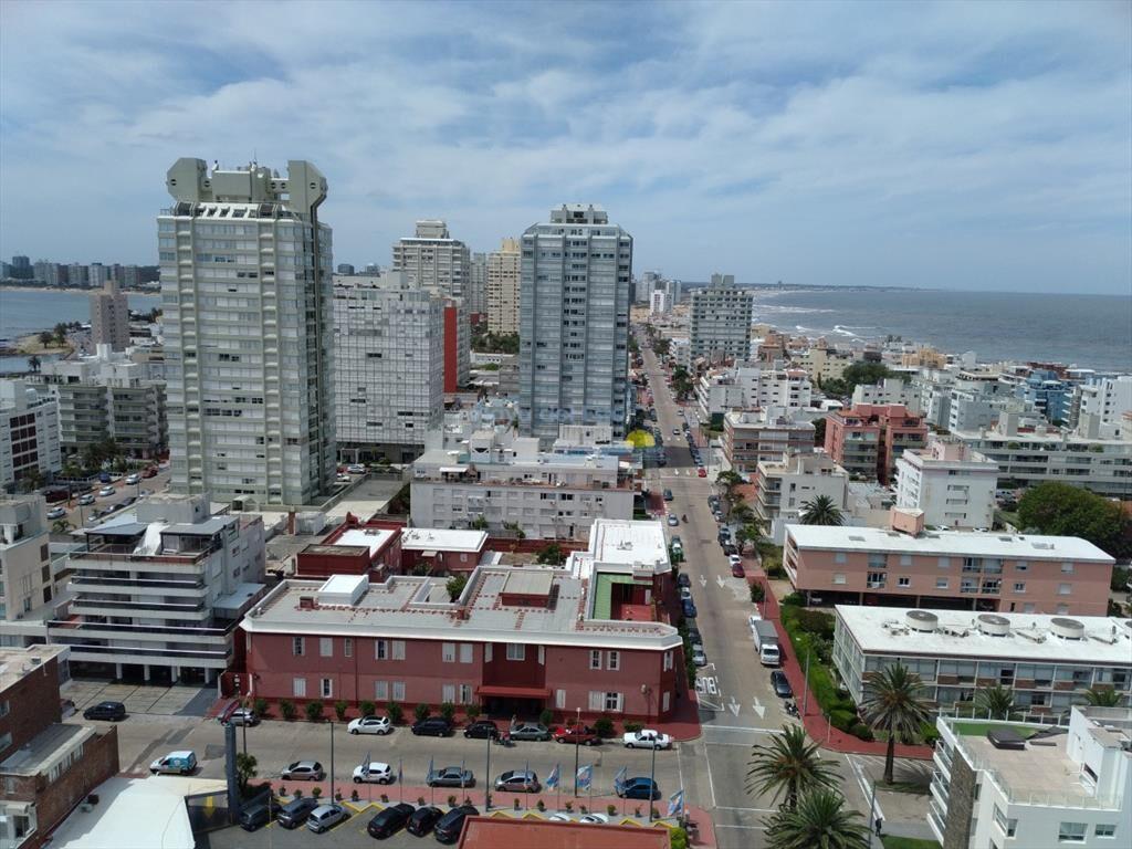 apartamento en zona de Peninsula  con hermosa a