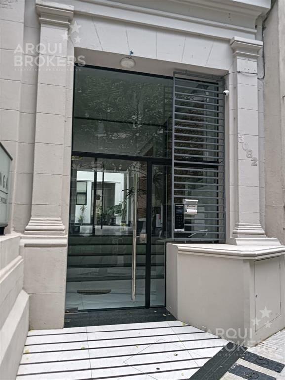 Local comercial en alquiler en Pocitos  con terraza y coche