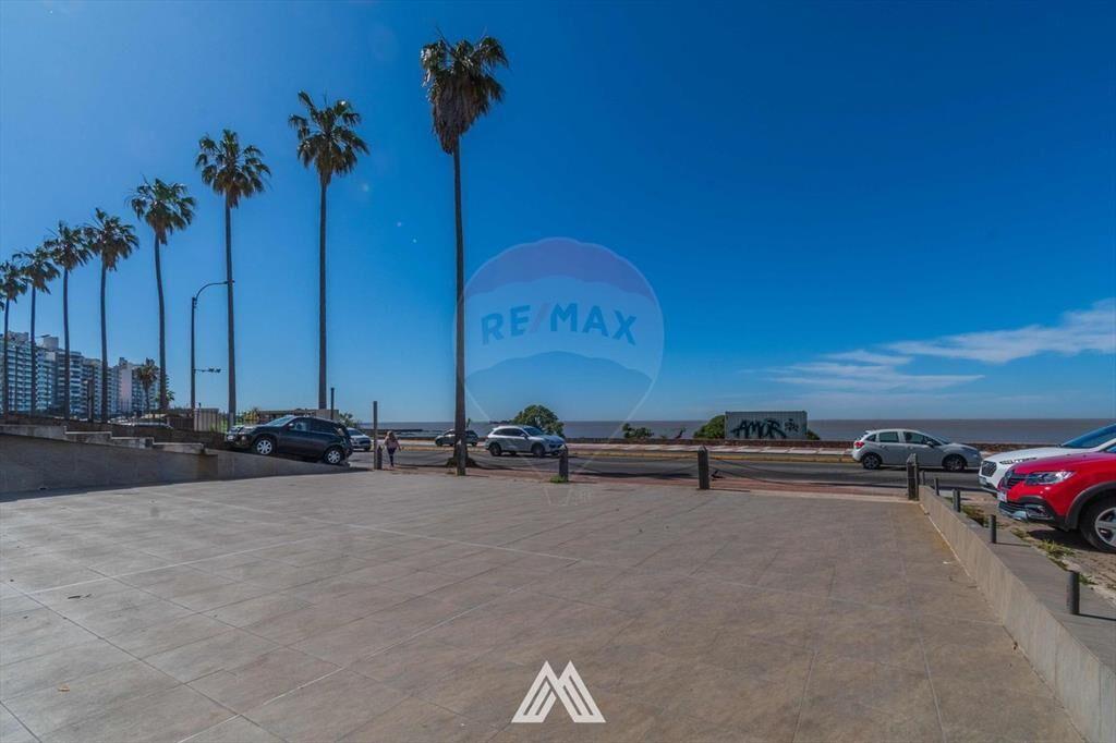 VENTA TERRENO RAMBLA BUCEO 20 M FRENTE 1060 M2