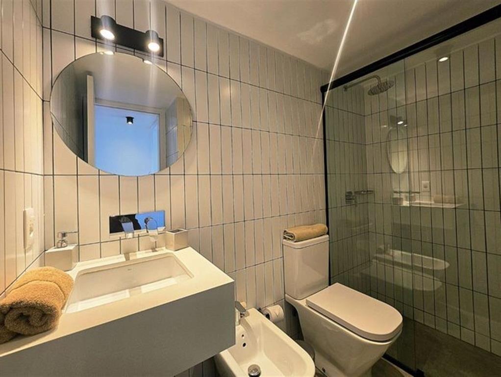 SEMIPISO EN VENTA EN MANANTIALES,2 DOR/2 BAÑOS