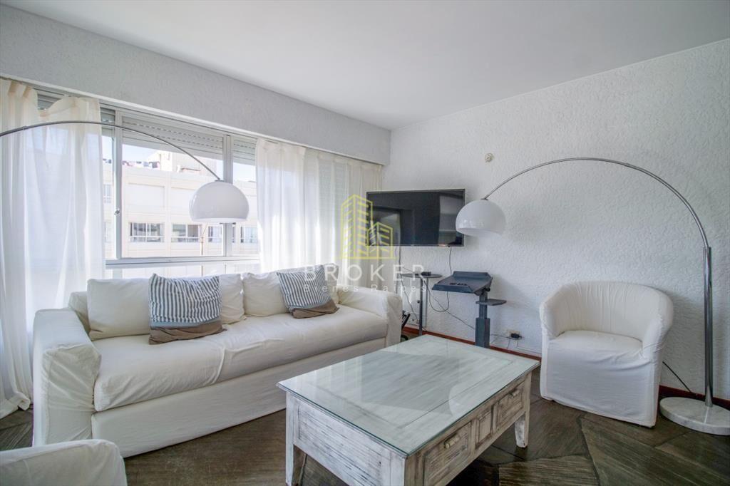 Venta de luminoso apartamento en Peninsula. Punta