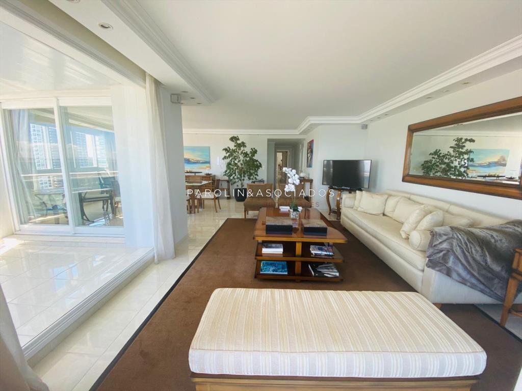 Apartamento en venta de 3 dormitorios en Tower,