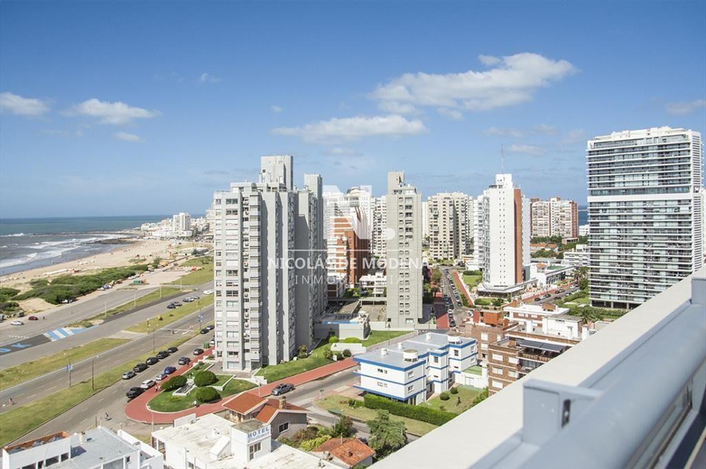 Torre moderna a pasos del mar, dpto de 2 piso