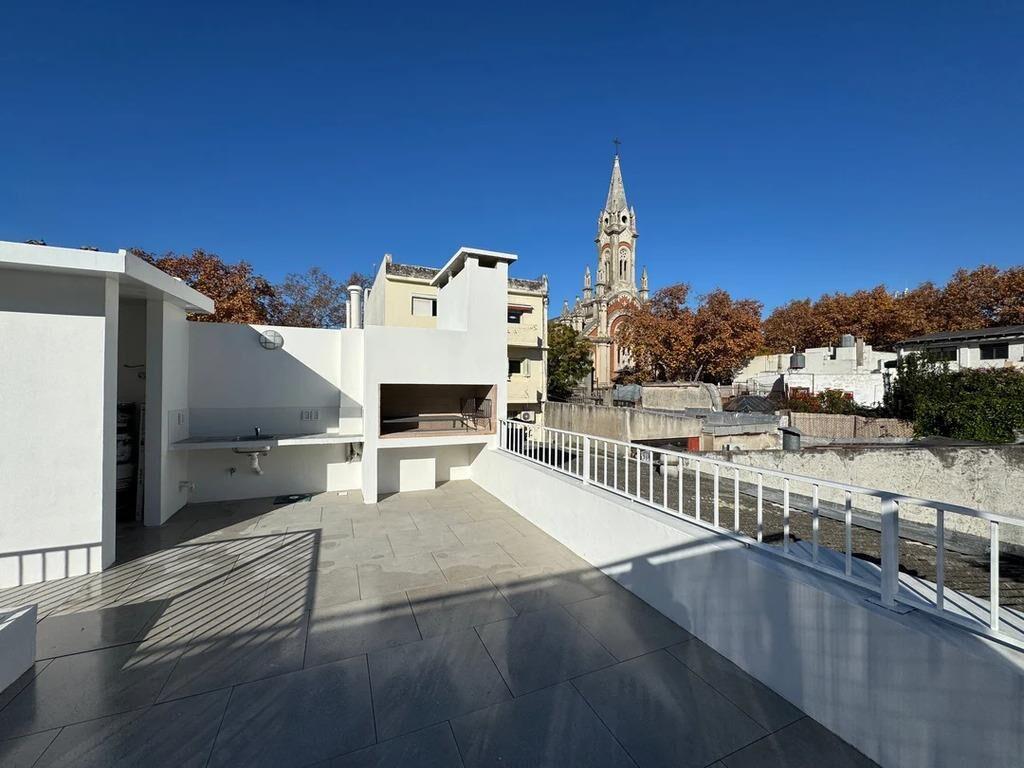 Venta de apartamento de 1 dormitorio con terraza y parriller