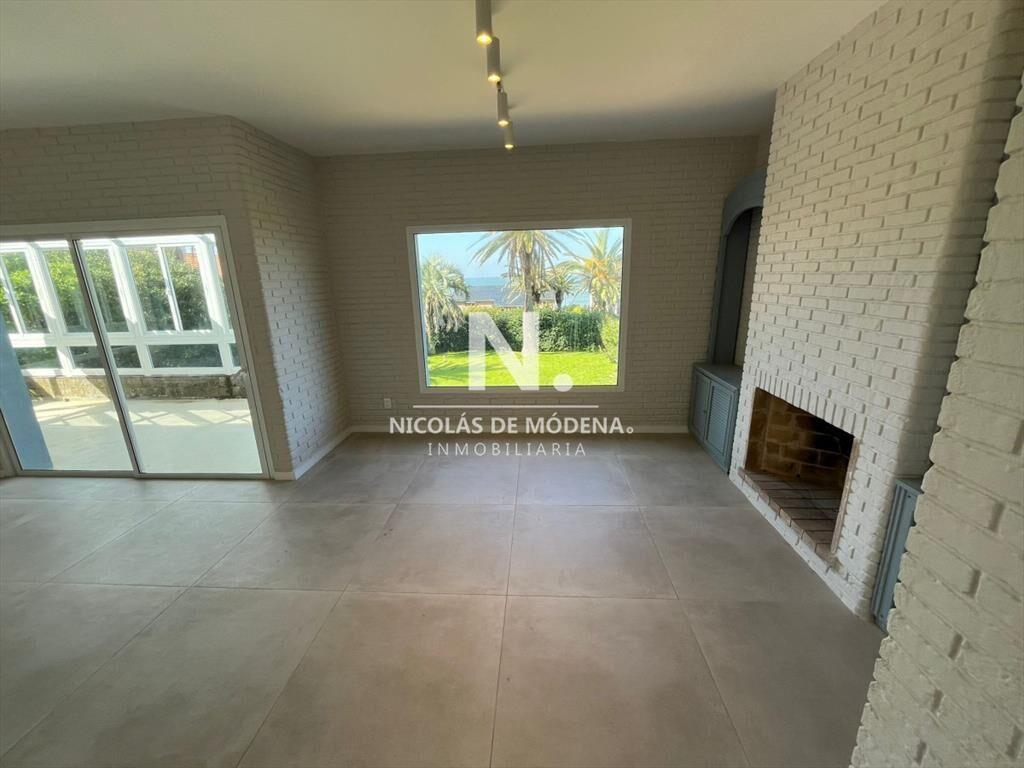 Chalet en PenÃnsula en venta, de 4 dormitorios.