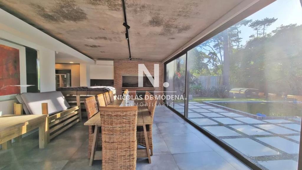 Hermosa casa de 4 dormitorios en venta en San con