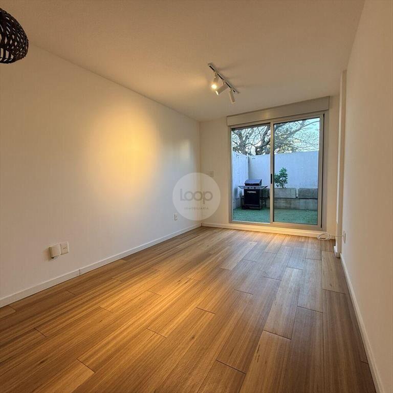 Alquiler apartamento de 2 dormitorios con patio en La Blanq