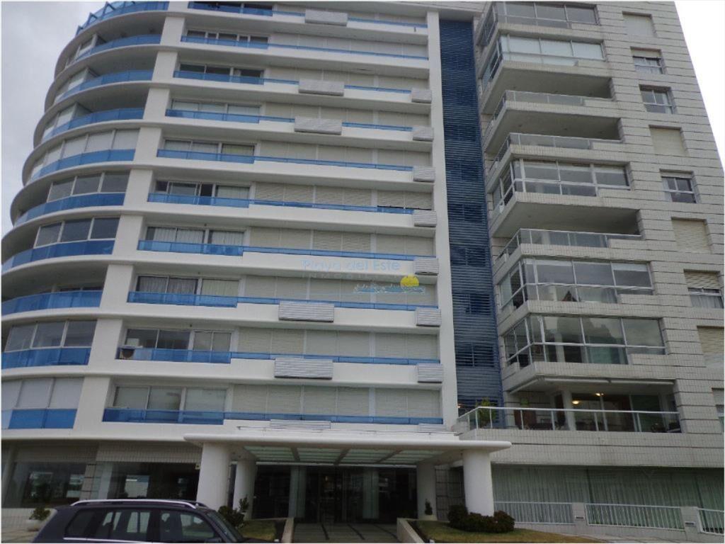 Apartamento de 3 dormitorios en Torre Nueva York