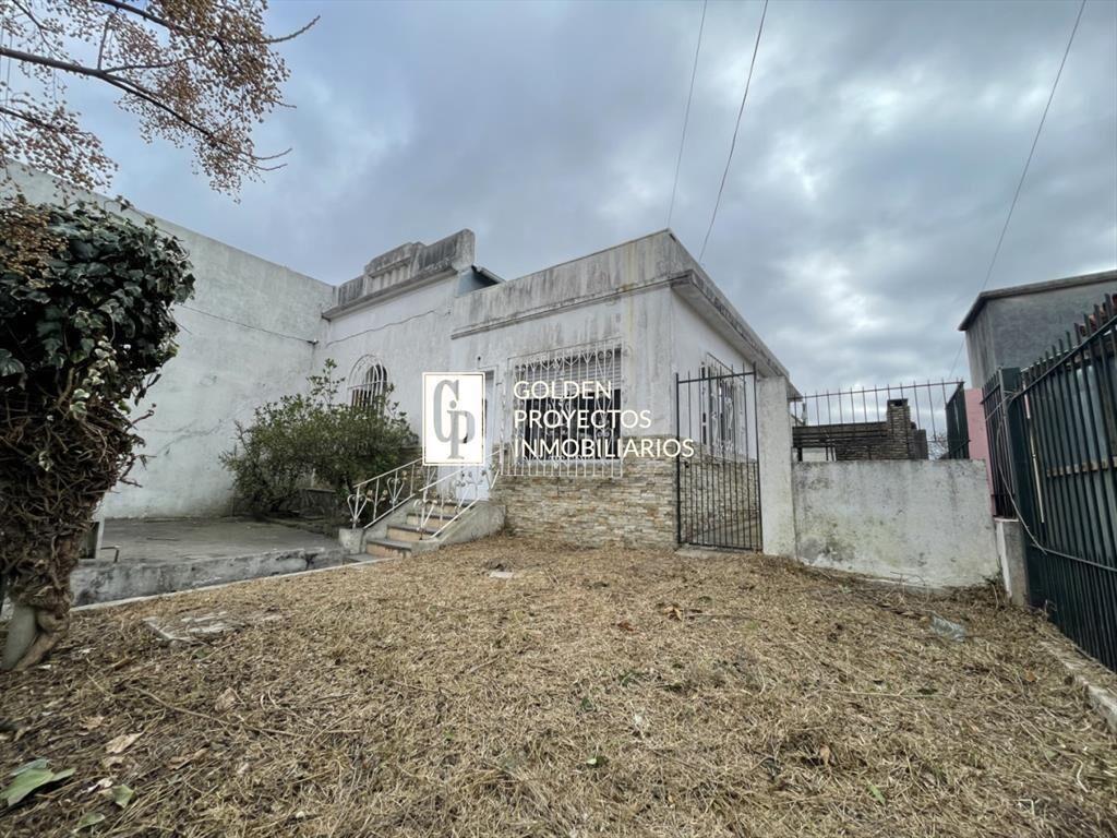 Casa en venta tres dormitorios y local comercial en Cerrito