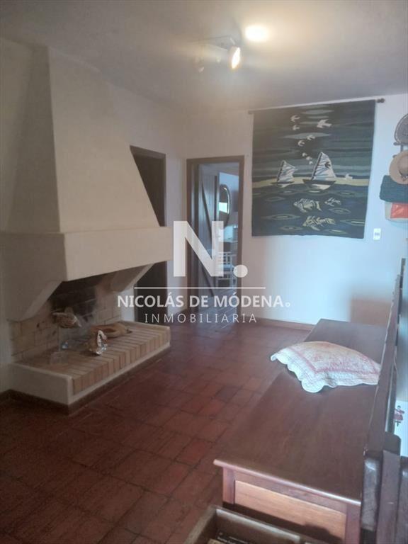 Vende Apartamento de 4 dormitorios,  Punta del