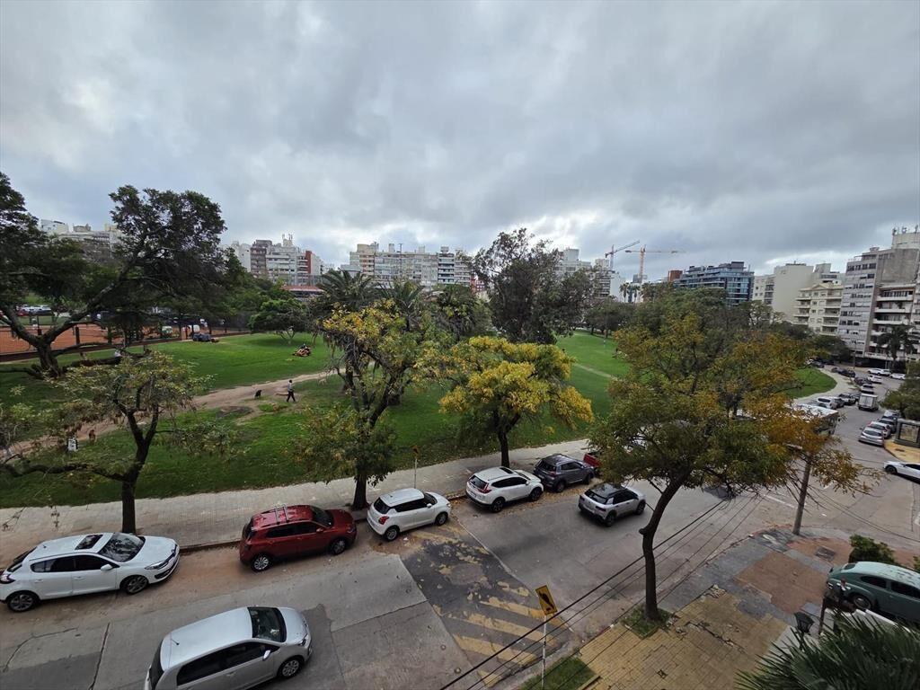 Leyenda Patria , frente al Parque, 159 m2 , gge x2 , nuevo