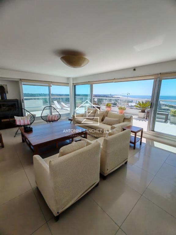 Venta Apartamento de 4 dormitorios Punta del Este