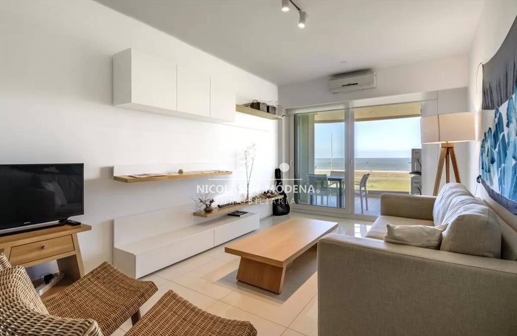 Impecable departamento, comodo e iluminado.