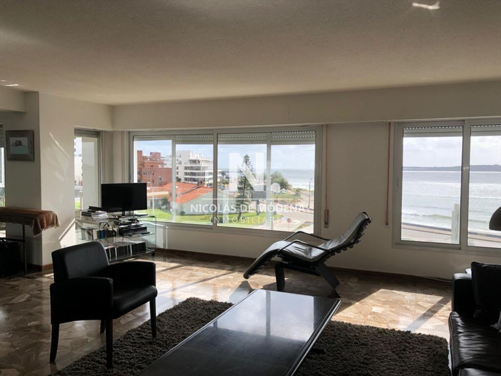 Apartamento de 3 dormitorio frente al Mar Punta