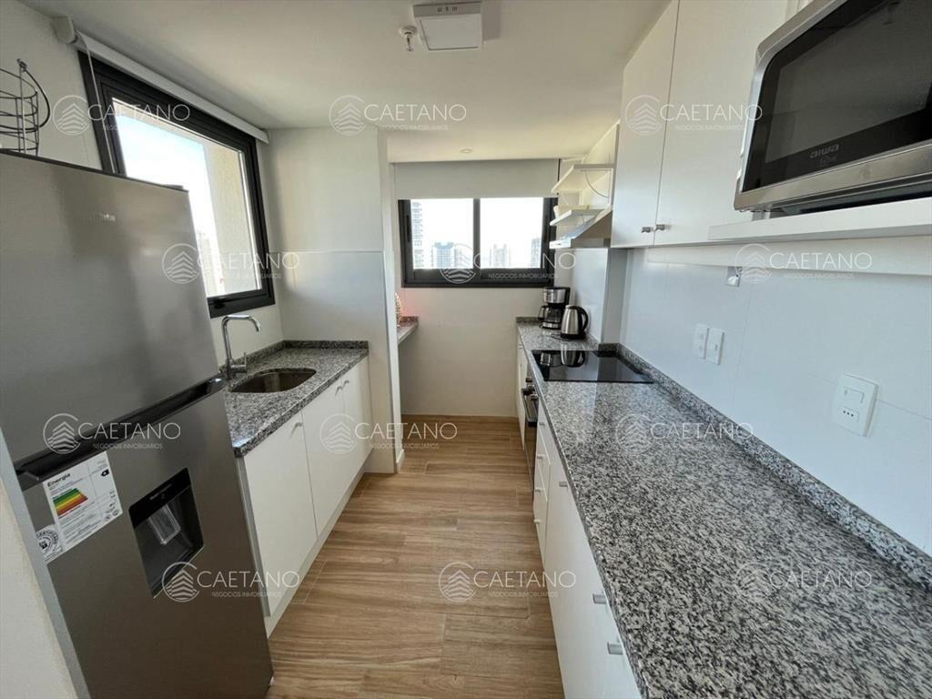Vende apartamento de 2 dormitorios en Punta del