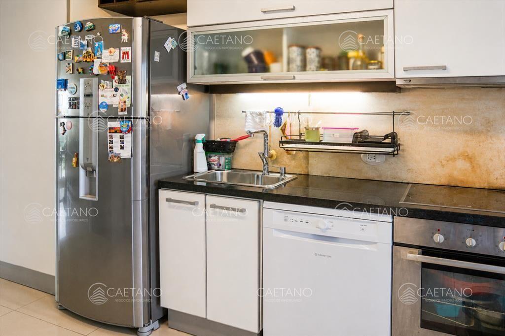Departamento de 3 dormitorios en venta a pasos del mar. Gal