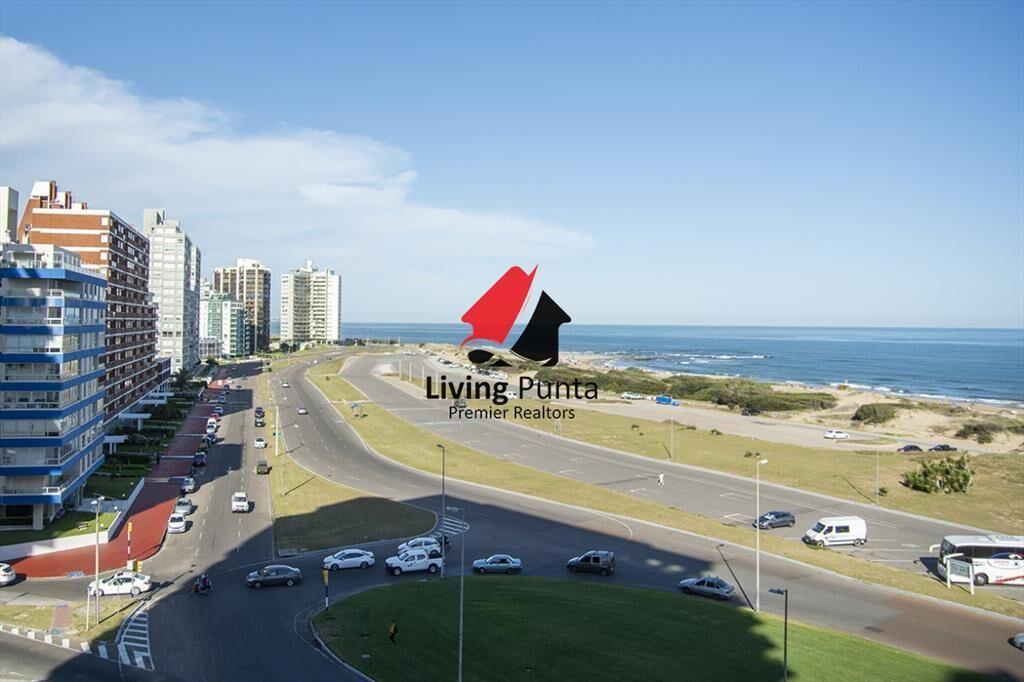 Vende apartamento de 3 dormitorios en Torre I, al