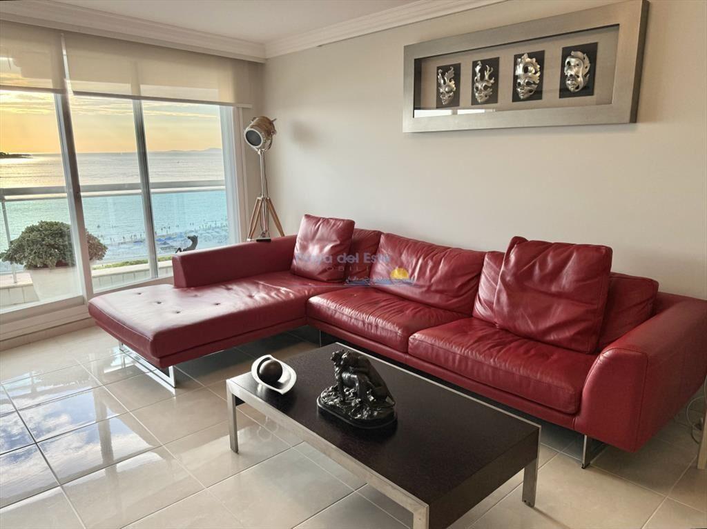 VENTA En primera línea frente al mar en playa 2
