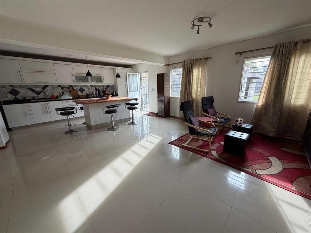 Venta de  2 Casas en un padrón con 4 dormitorios en Solymar