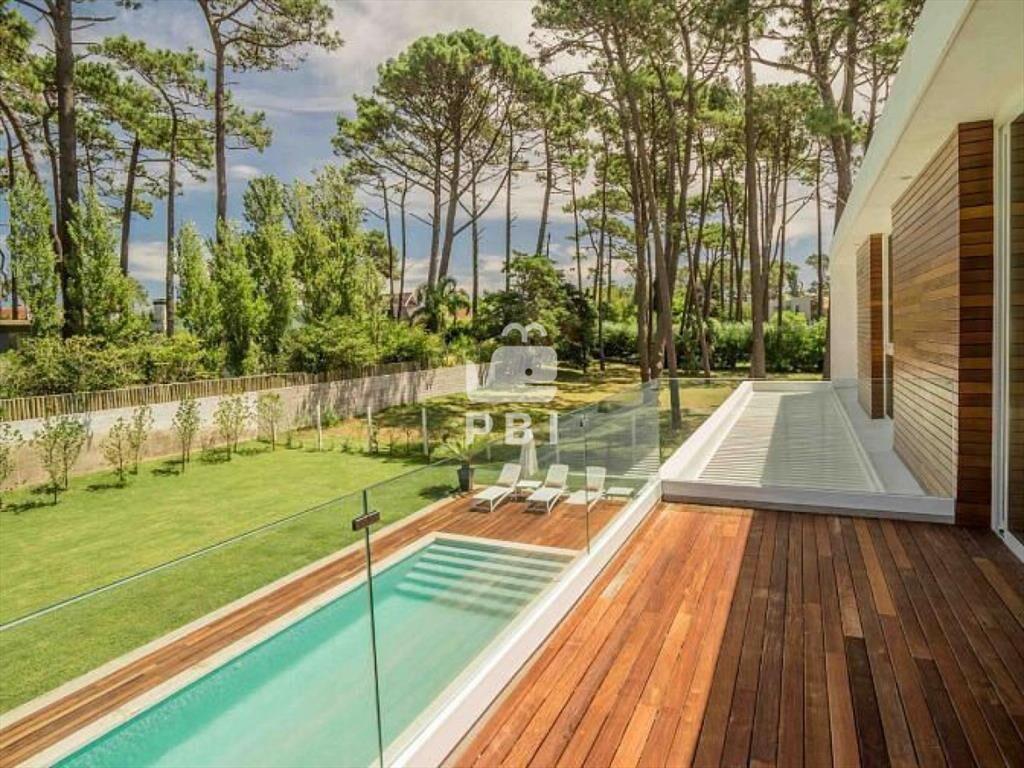 Casa - 4 DORMITORIOS Punta del Este - Ref :