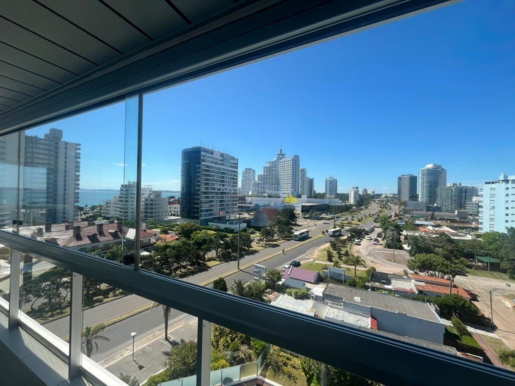 Apartamento en Venta de 3 dormitorios en Punta ,