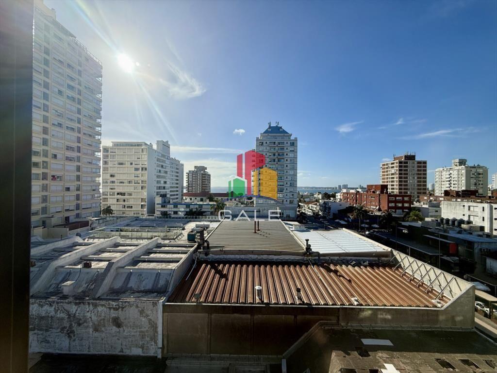 Venta  Amplio Apartamento en Torre Amalfi  Playa