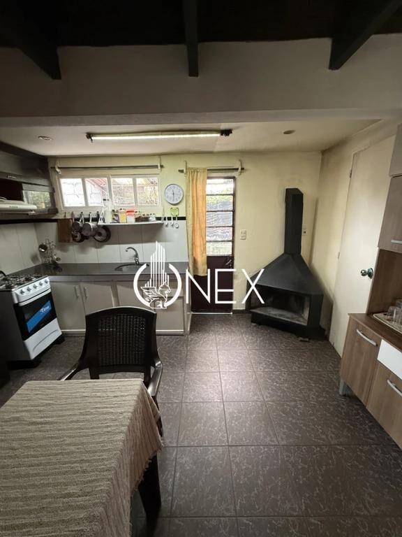 Se venden 2 casas + monoambiente en un mismo -