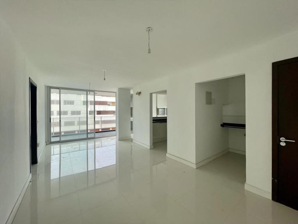 Hermoso apartamento de dos dormitorios frente al mar!