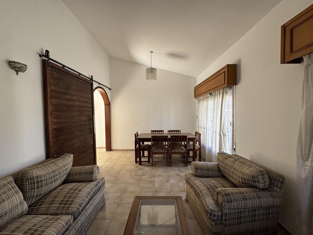 Padron unico, solida construccion, excelentes comodidades.