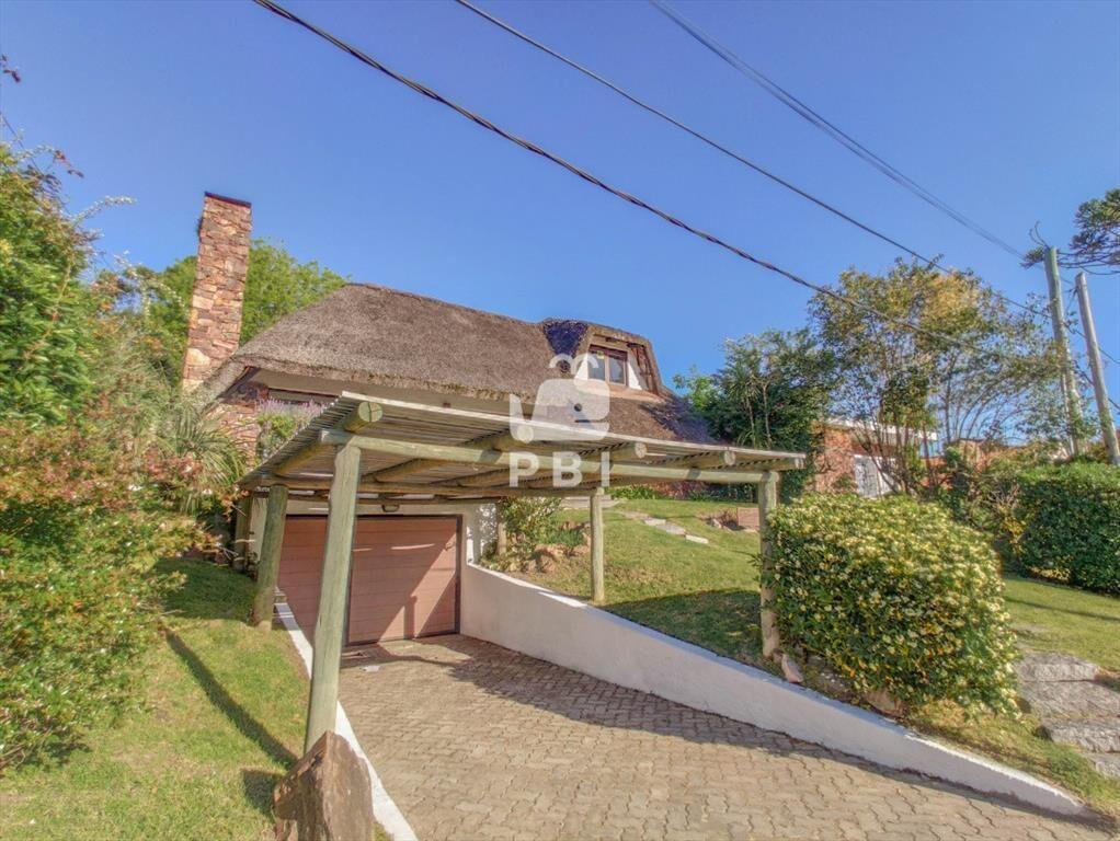 Casa en venta Playa Mansa 3 dormitorios
